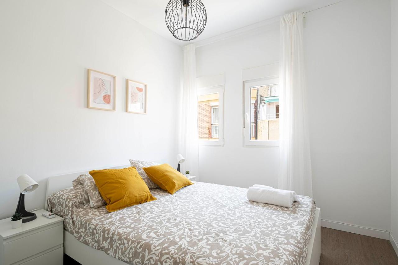 Apartment Beach Picasso Sant Adria de Besos Exterior foto